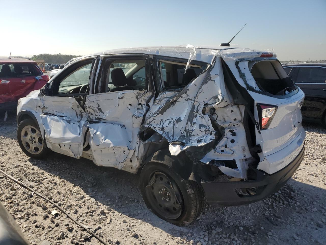 1FMCU0F79JUC75975 2018 Ford Escape S