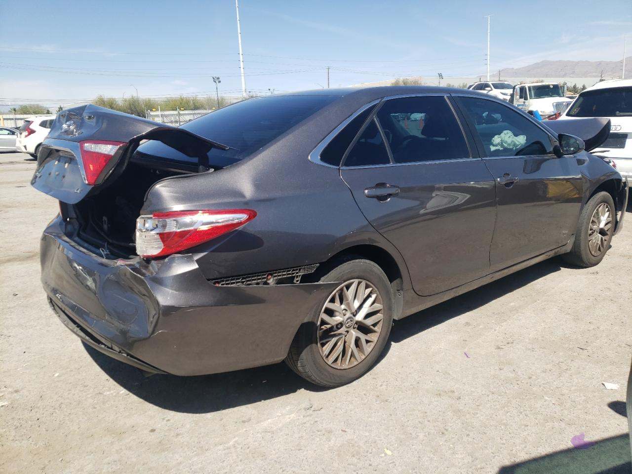 2017 Toyota Camry Le vin: 4T1BF1FK0HU782225