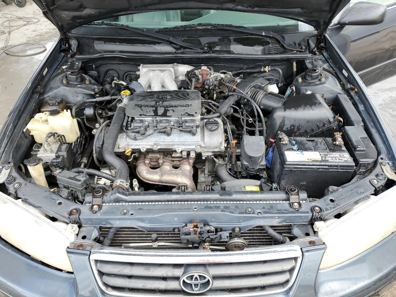 4T1BF28K6YU943518 2000 Toyota Camry Le