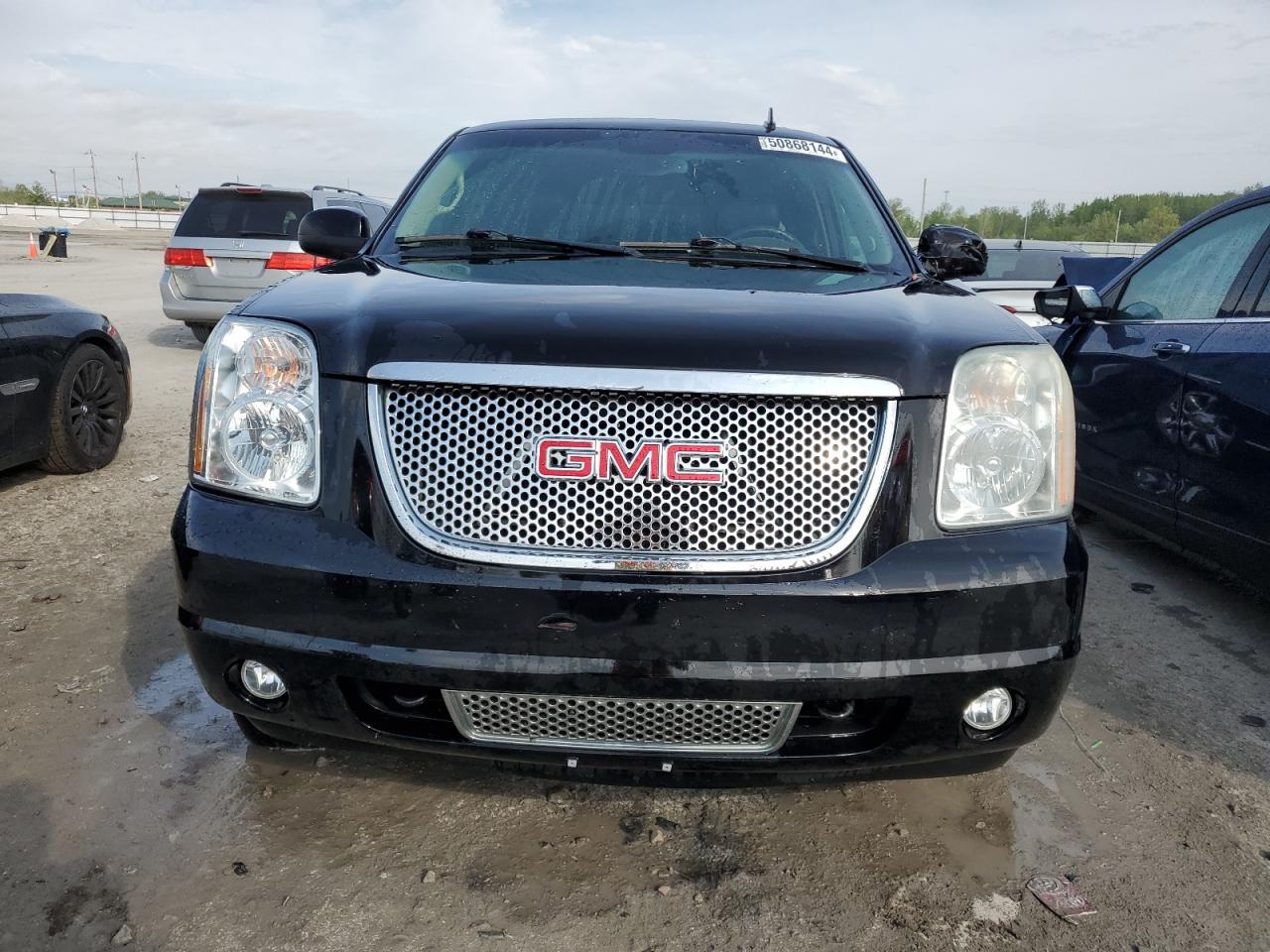 1GKS2EEF0CR128062 2012 GMC Yukon Denali