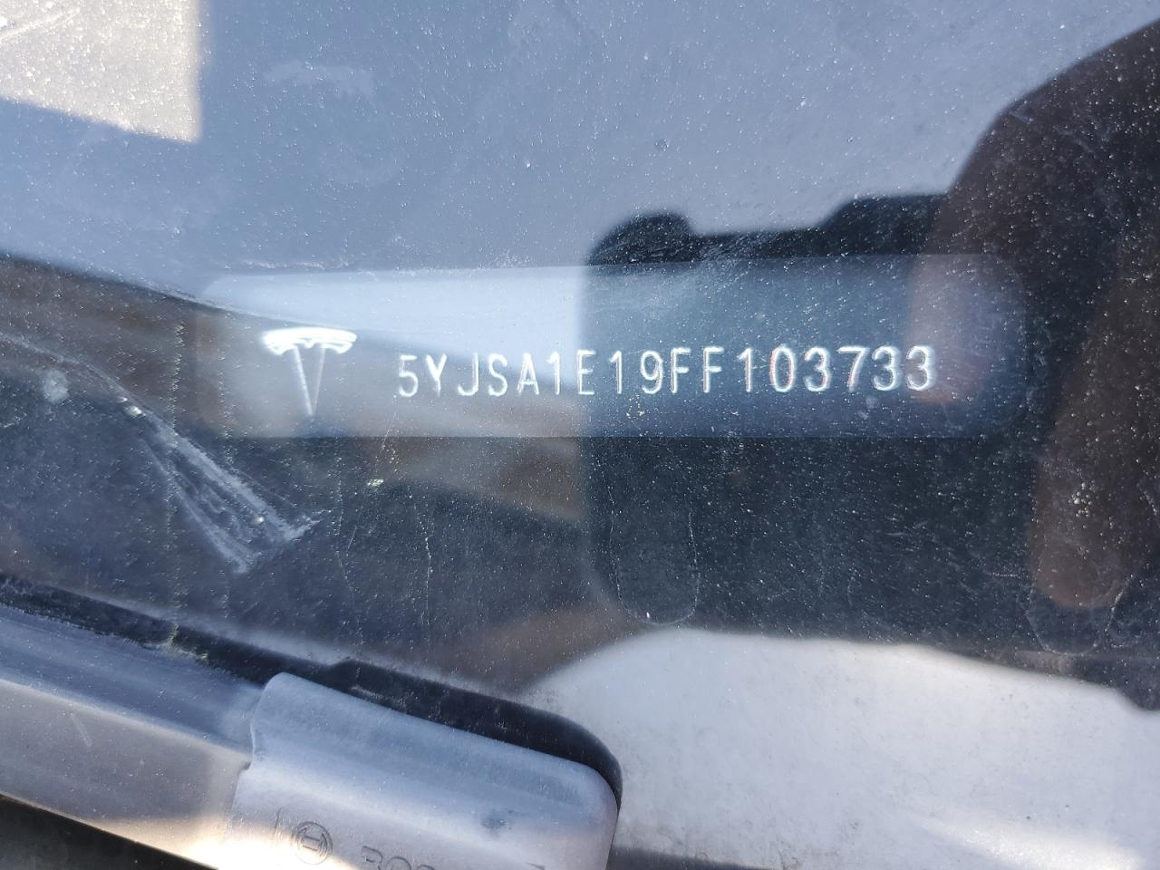 5YJSA1E19FF103733 2015 Tesla Model S