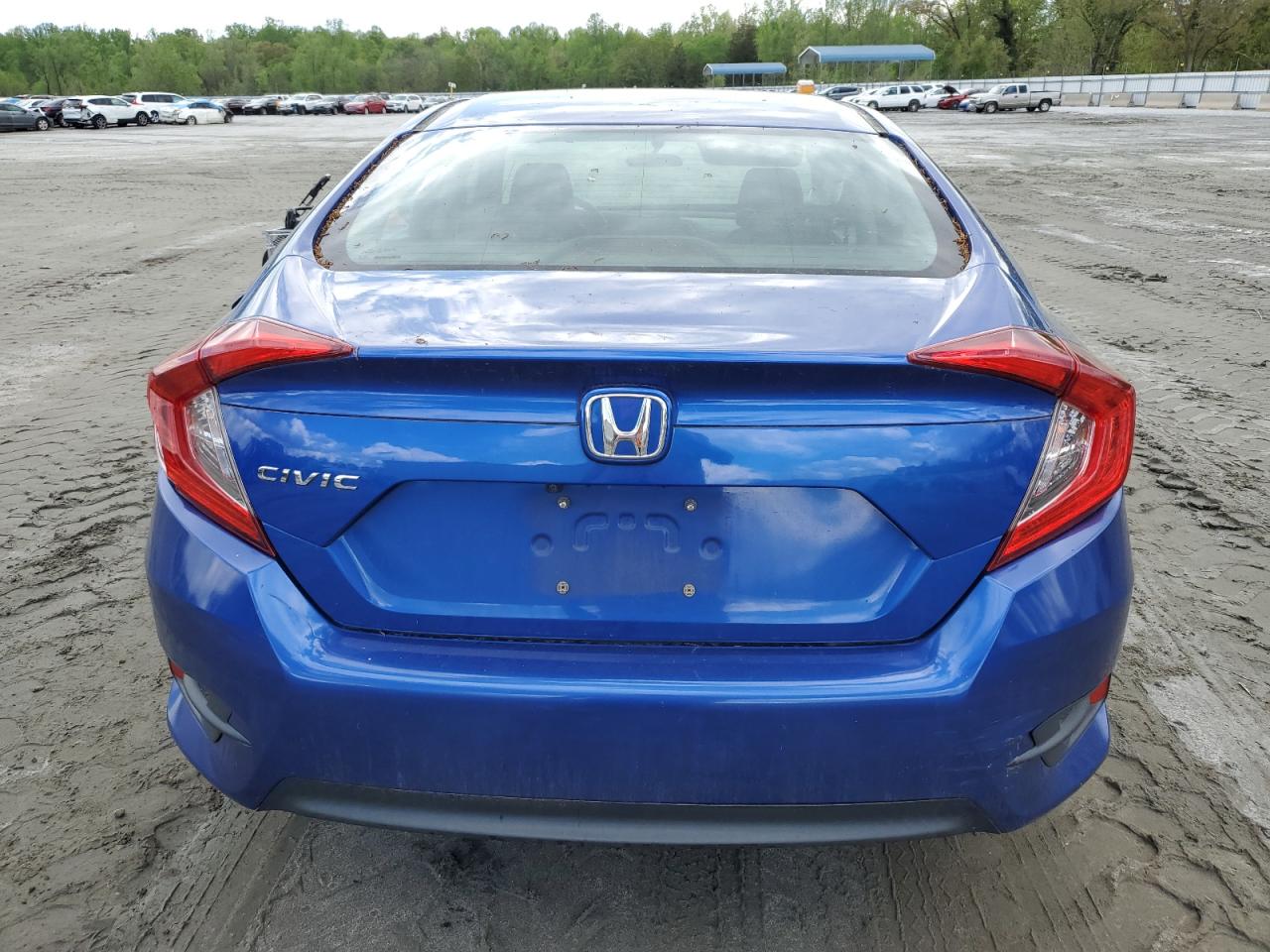 2HGFC2F5XJH576600 2018 Honda Civic Lx