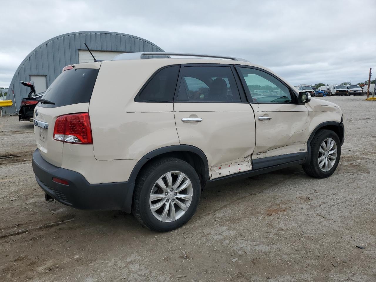 5XYKTDA27BG067330 2011 Kia Sorento Base