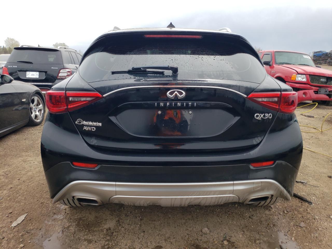 SJKCH5CR2HA029645 2017 Infiniti Qx30 Base