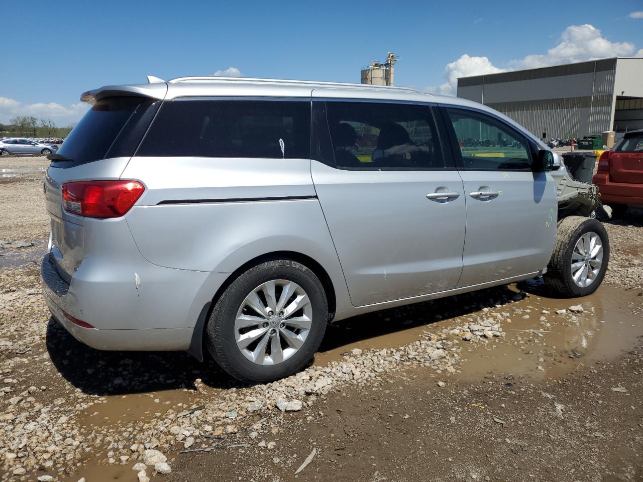 KNDMC5C17J6363498 2018 Kia Sedona Ex