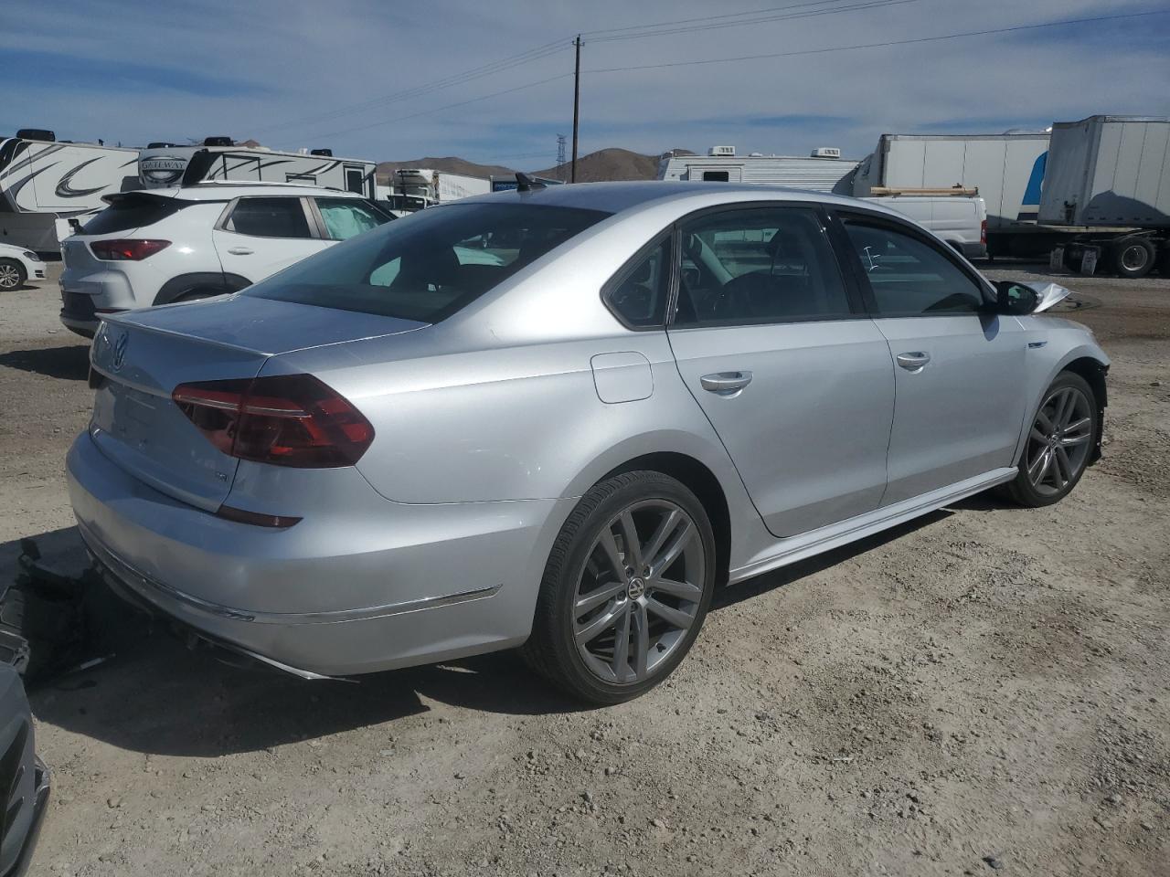 1VWAA7A34JC038234 2018 Volkswagen Passat S