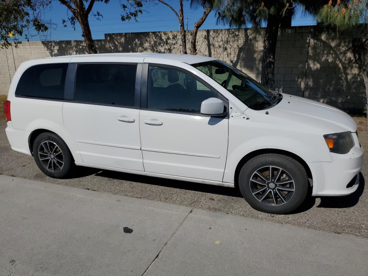 2C4RDGBG3HR550048 2017 Dodge Grand Caravan Se