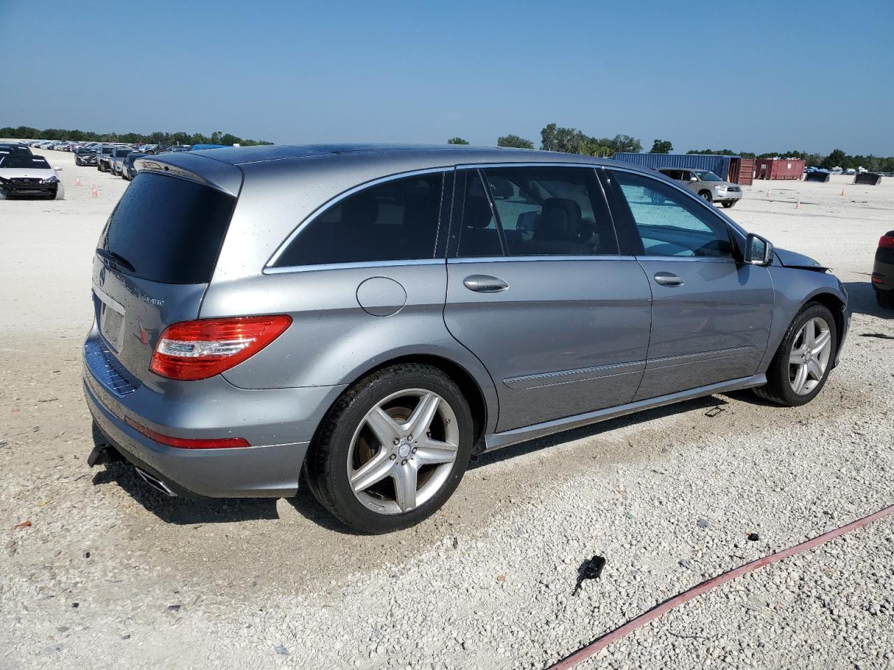 4JGCB6FE3BA118646 2011 Mercedes-Benz R 350 4Matic