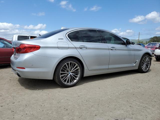 VIN WBAJB1C5XJB084164 2018 BMW 5 Series, 530XE no.3