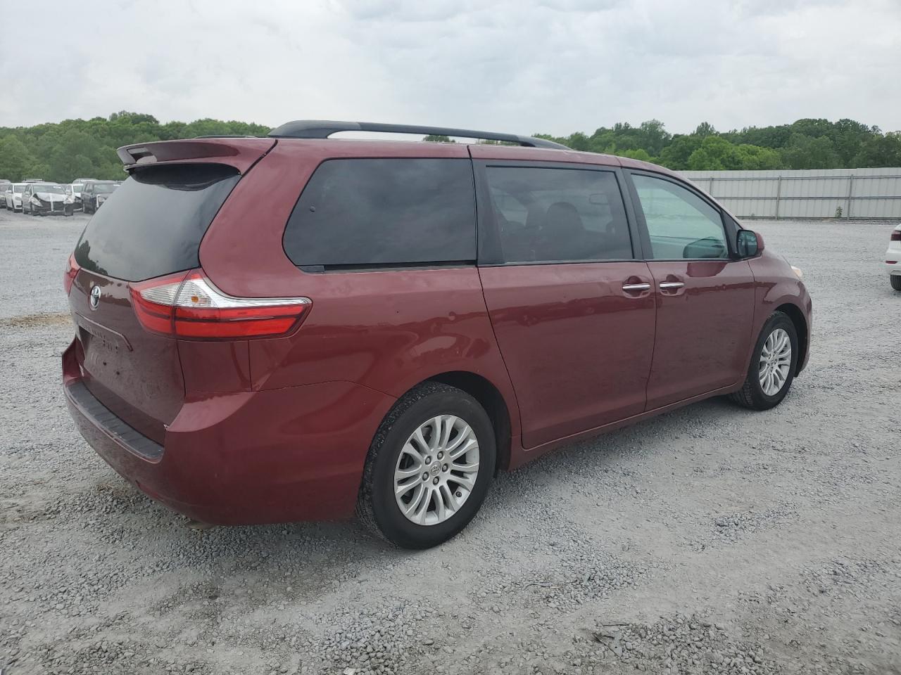 5TDYK3DC1FS590279 2015 Toyota Sienna Xle