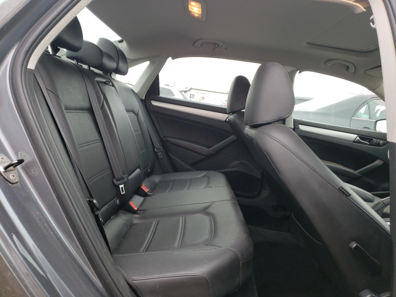 1VWBP7A32DC109910 2013 Volkswagen Passat Se
