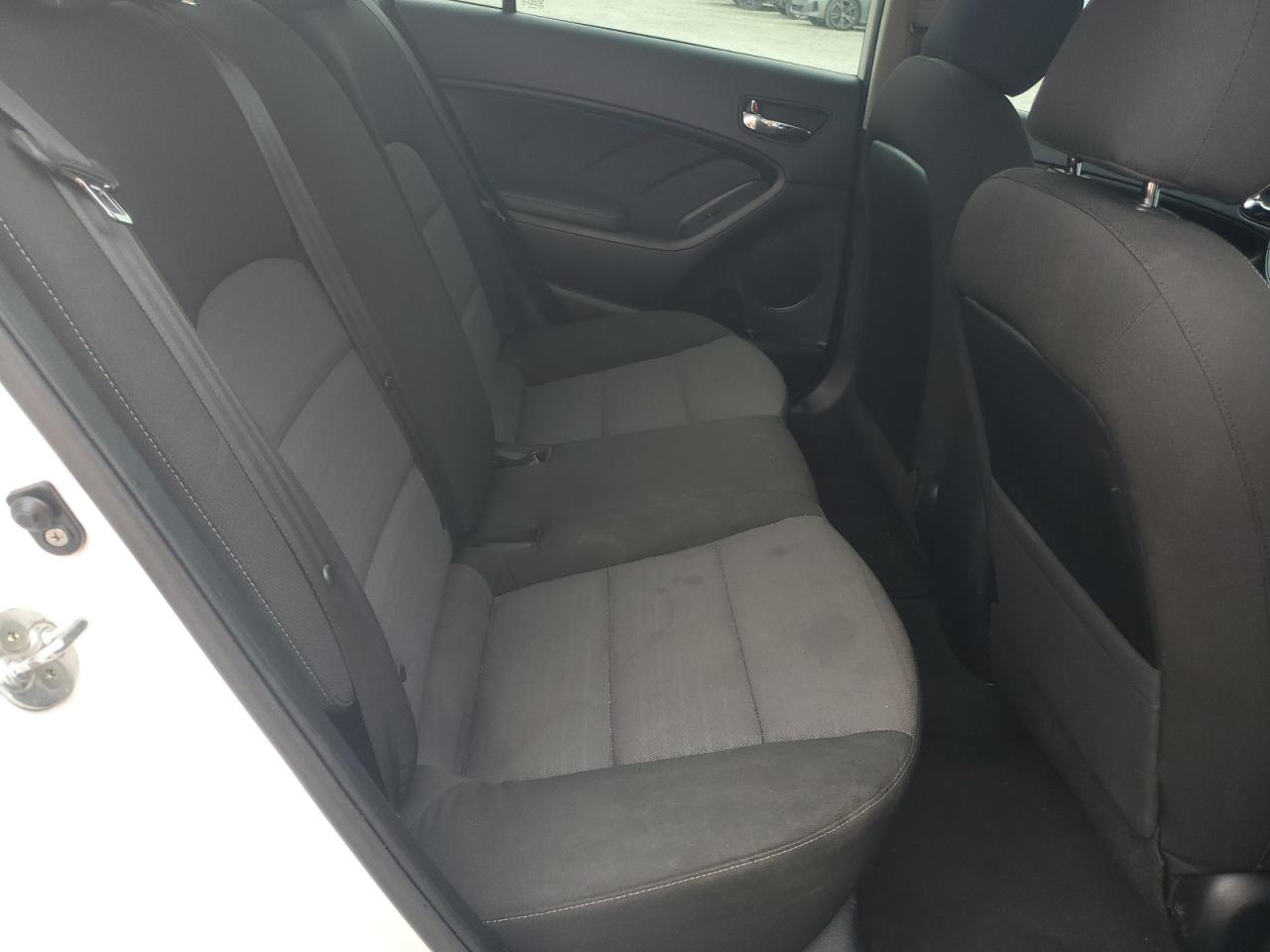 3KPFL4A70JE187625 2018 Kia Forte Lx