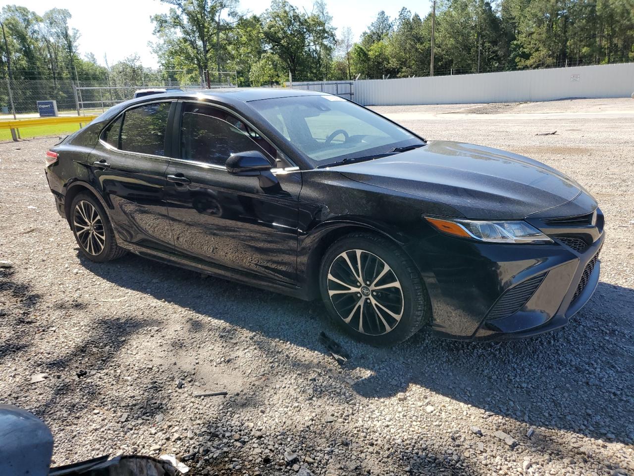 4T1B11HK3JU528977 2018 Toyota Camry L