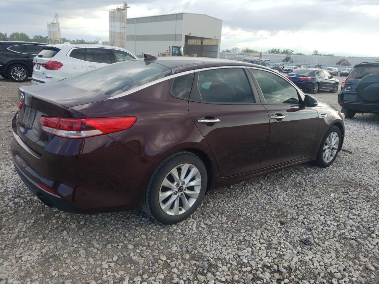 2018 Kia Optima Lx vin: 5XXGT4L39JG265292