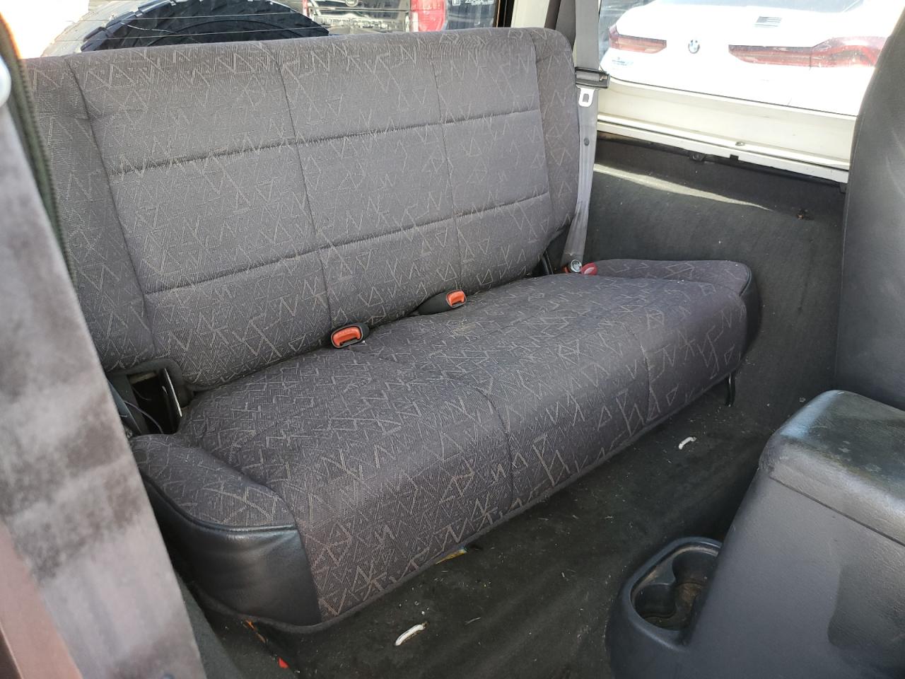 1J4FA49S22P748787 2002 Jeep Wrangler / Tj Sport