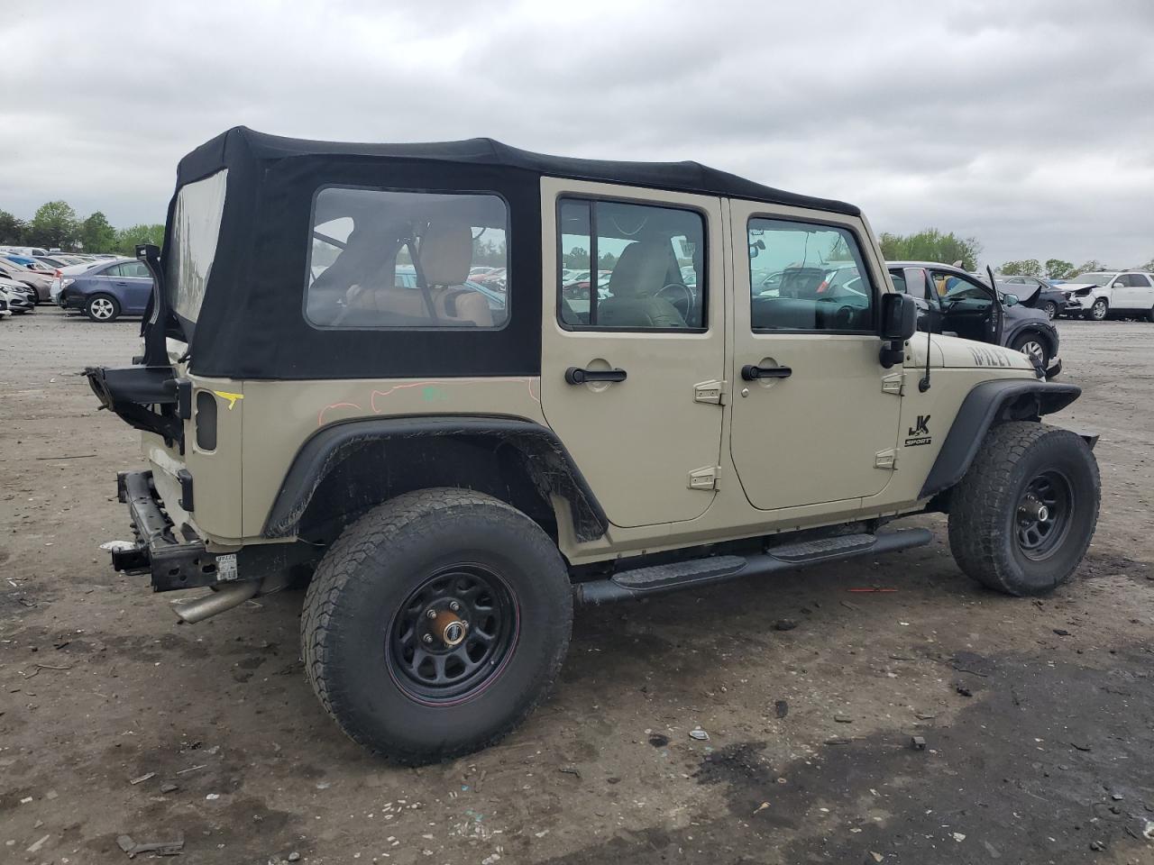 1C4BJWDG2JL892767 2018 Jeep Wrangler Unlimited Sport