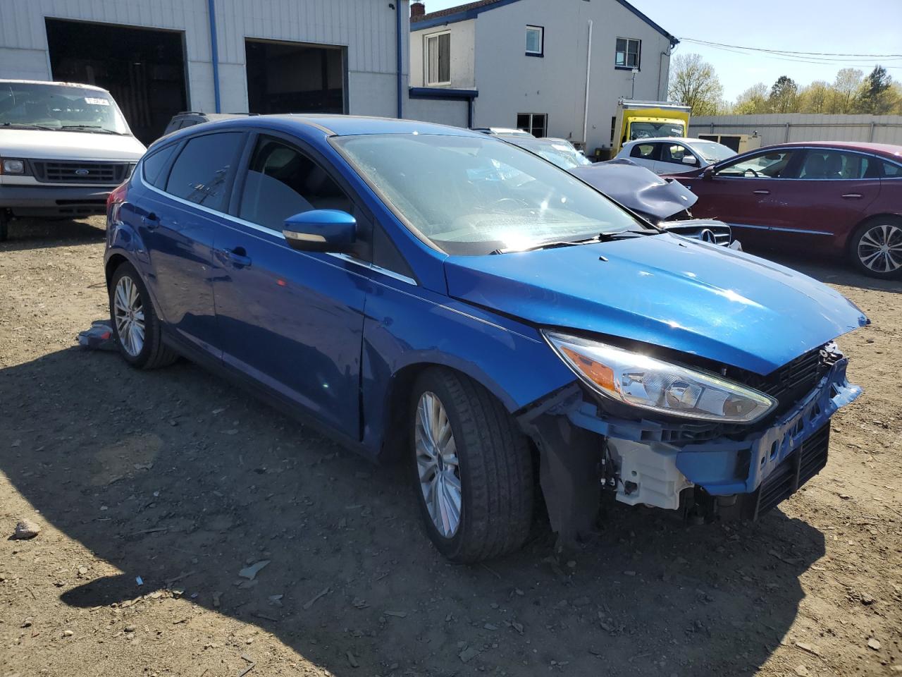 1FADPDN24JL294002 2018 Ford Focus Titanium