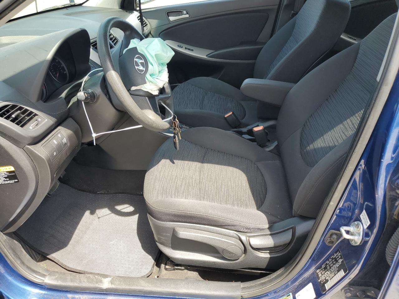 KMHCT5AE2HU323252 2017 Hyundai Accent Se