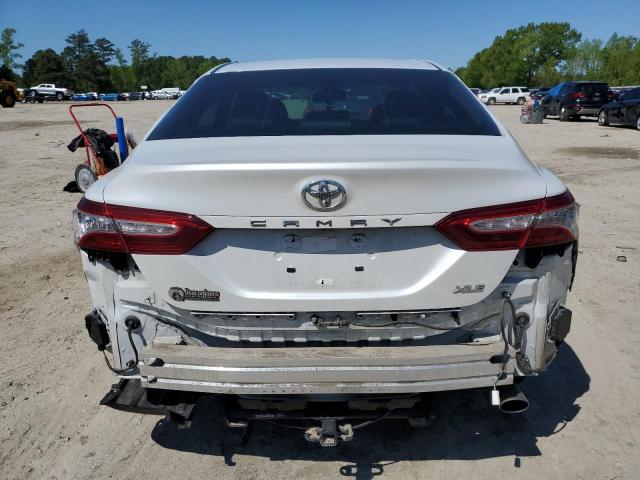 2018 Toyota Camry L VIN: 4T1B11HK7JU653125 Lot: 51812104