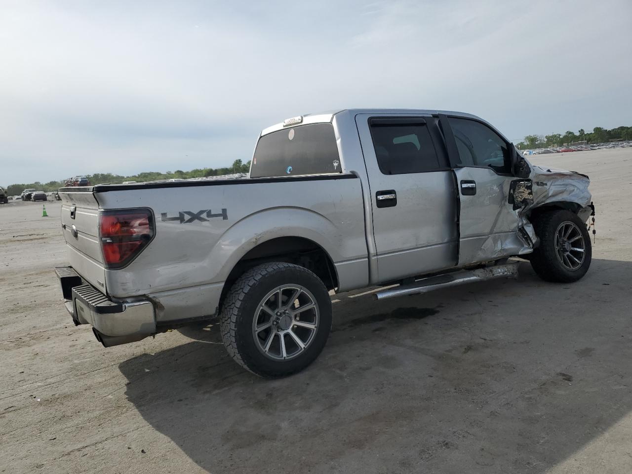 2013 Ford F150 Supercrew vin: 1FTFW1EF5DFD60704