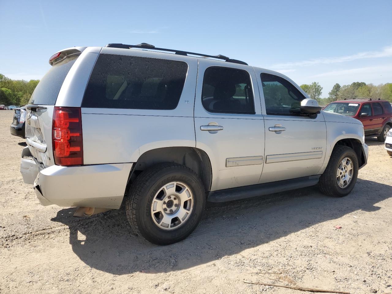 1GNSKBE06BR319481 2011 Chevrolet Tahoe K1500 Lt