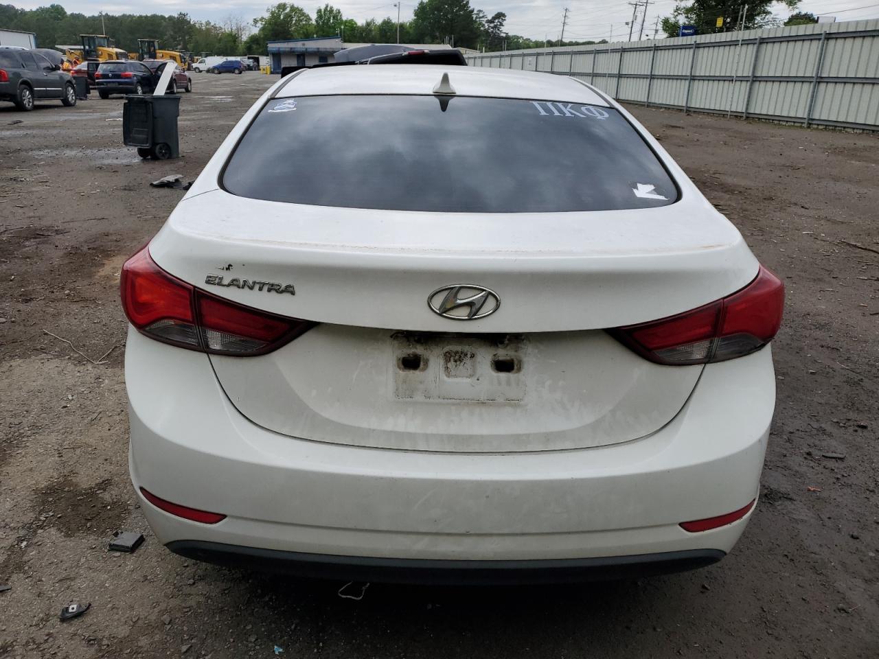 5NPDH4AE7EH524476 2014 Hyundai Elantra Se