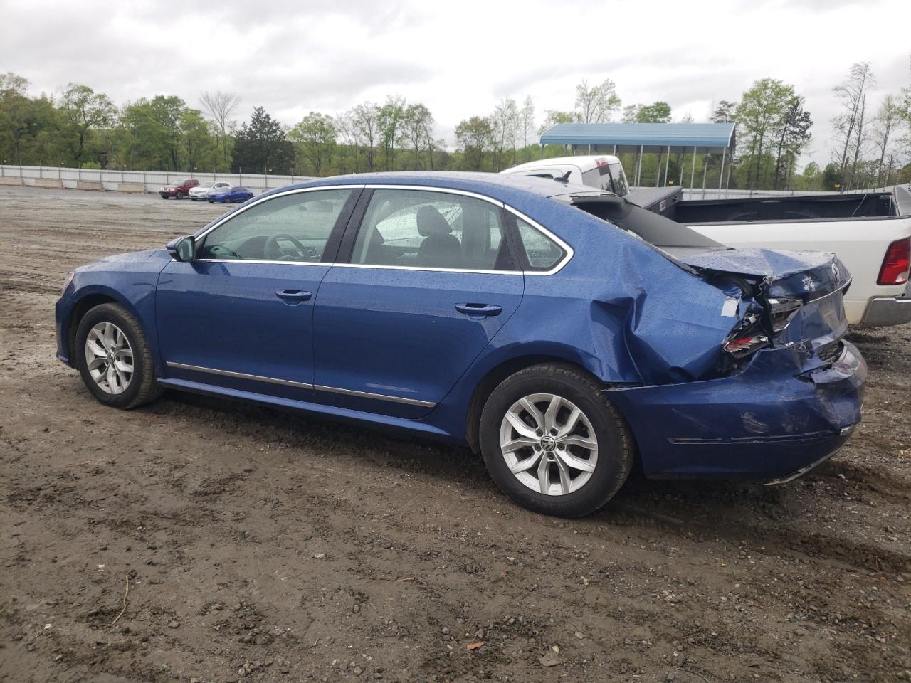 1VWAT7A39HC054630 2017 Volkswagen Passat S