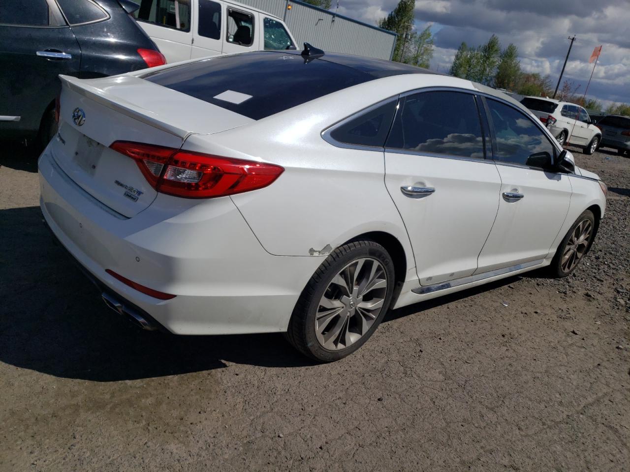 2015 Hyundai Sonata Sport vin: 5NPE34AB3FH256083