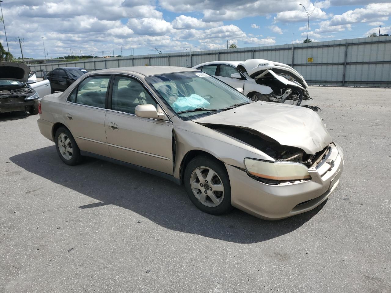 1HGCG5676YA059619 2000 Honda Accord Se