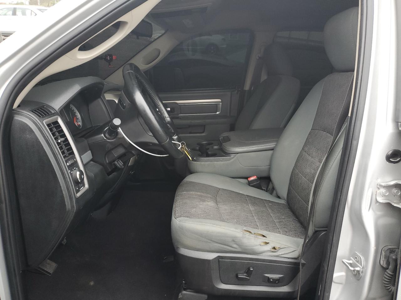 1C6RR7GT7FS524384 2015 Ram 1500 Slt