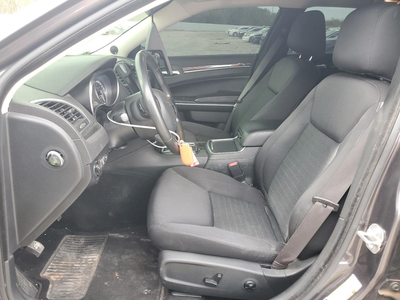 2C3CCAAG6KH733338 2019 Chrysler 300 Touring