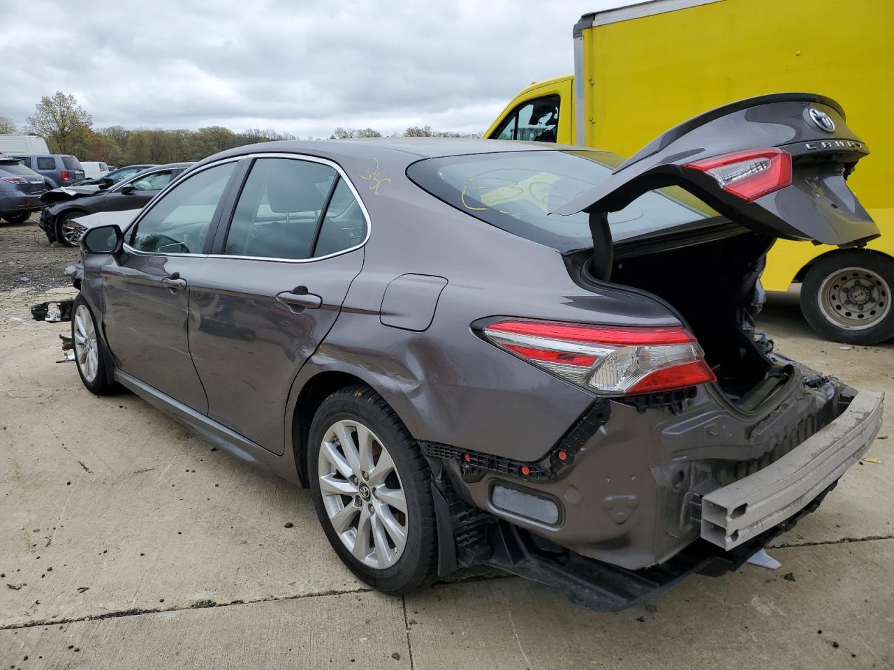 4T1B11HKXJU006606 2018 Toyota Camry L