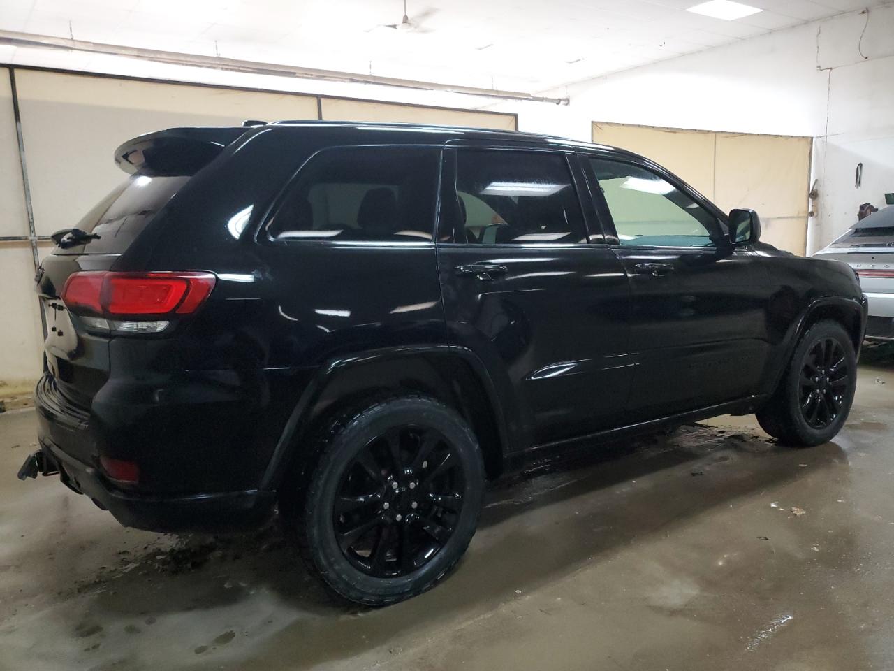 1C4RJFAG3HC886103 2017 Jeep Grand Cherokee Laredo