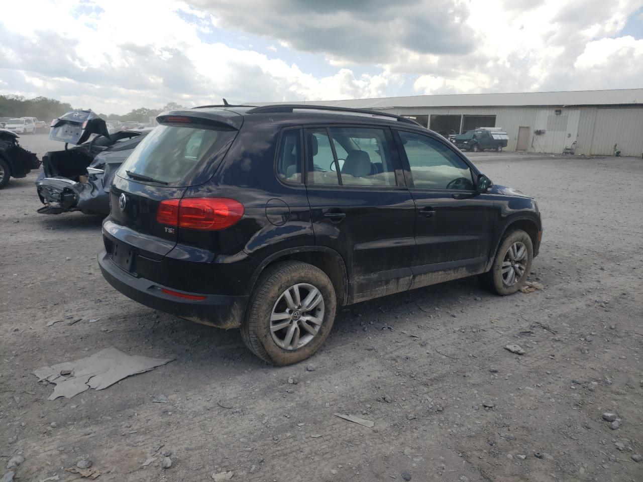 WVGAV7AX1GW517885 2016 Volkswagen Tiguan S