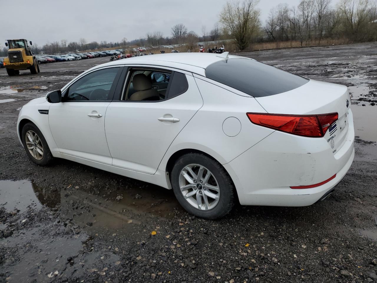 KNAGM4A78B5186783 2011 Kia Optima Lx