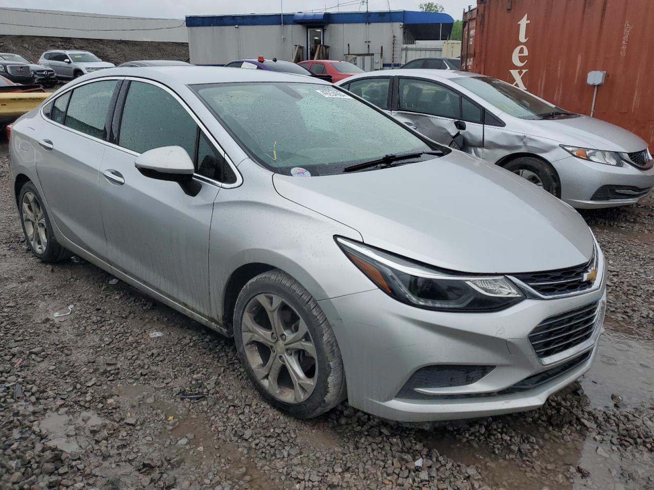 1G1BF5SM4J7189161 2018 Chevrolet Cruze Premier