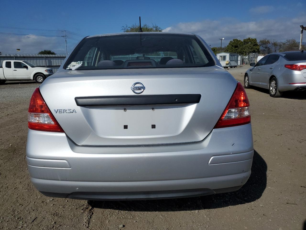 3N1CC1AP4BL418818 2011 Nissan Versa S