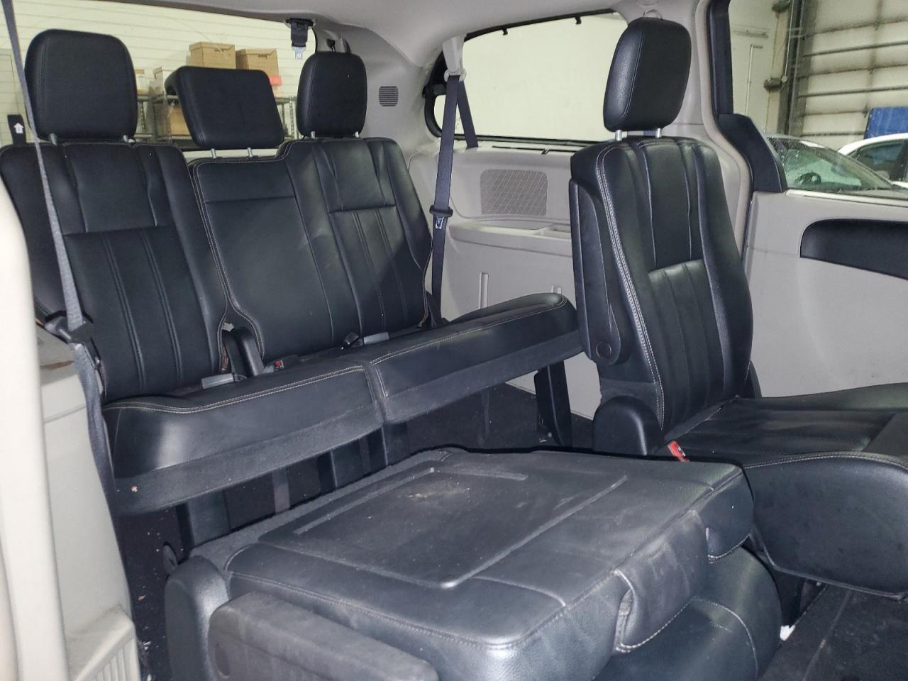 2C4RC1CG3GR285452 2016 Chrysler Town & Country Touring L