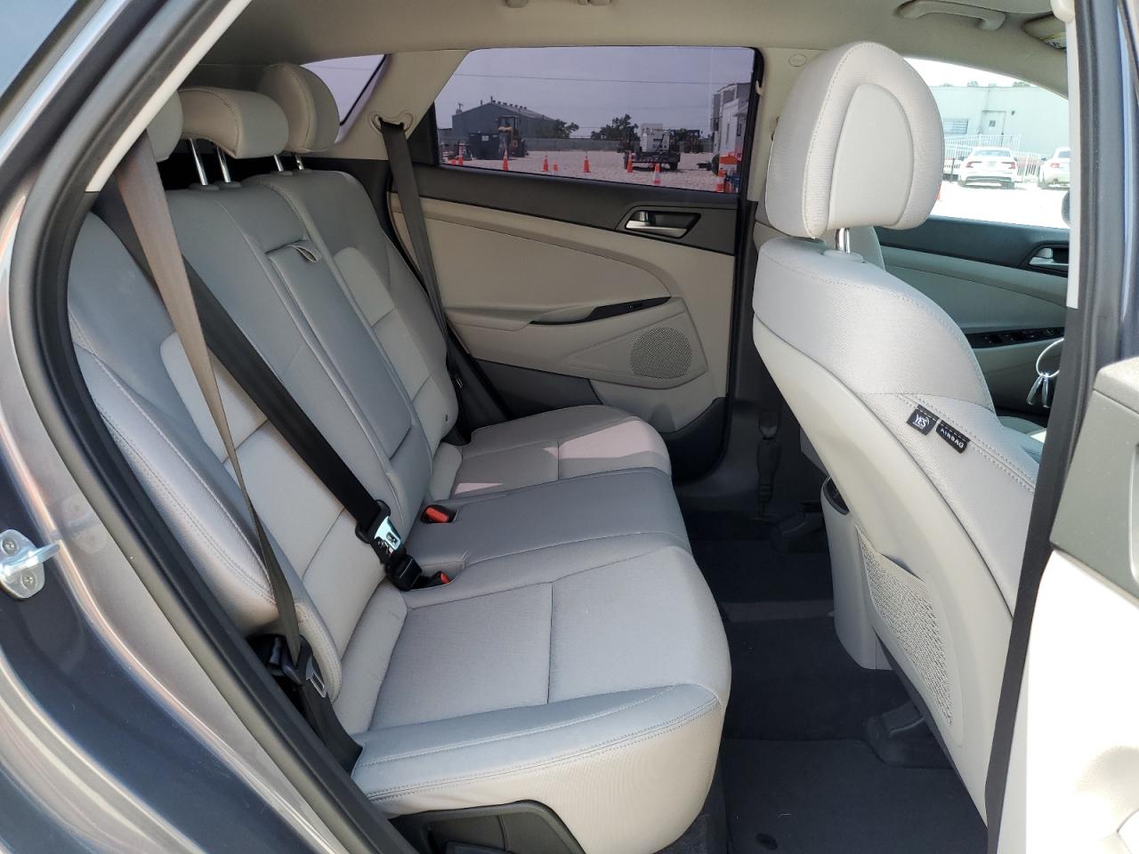 KM8J33AL3JU803526 2018 Hyundai Tucson Sport