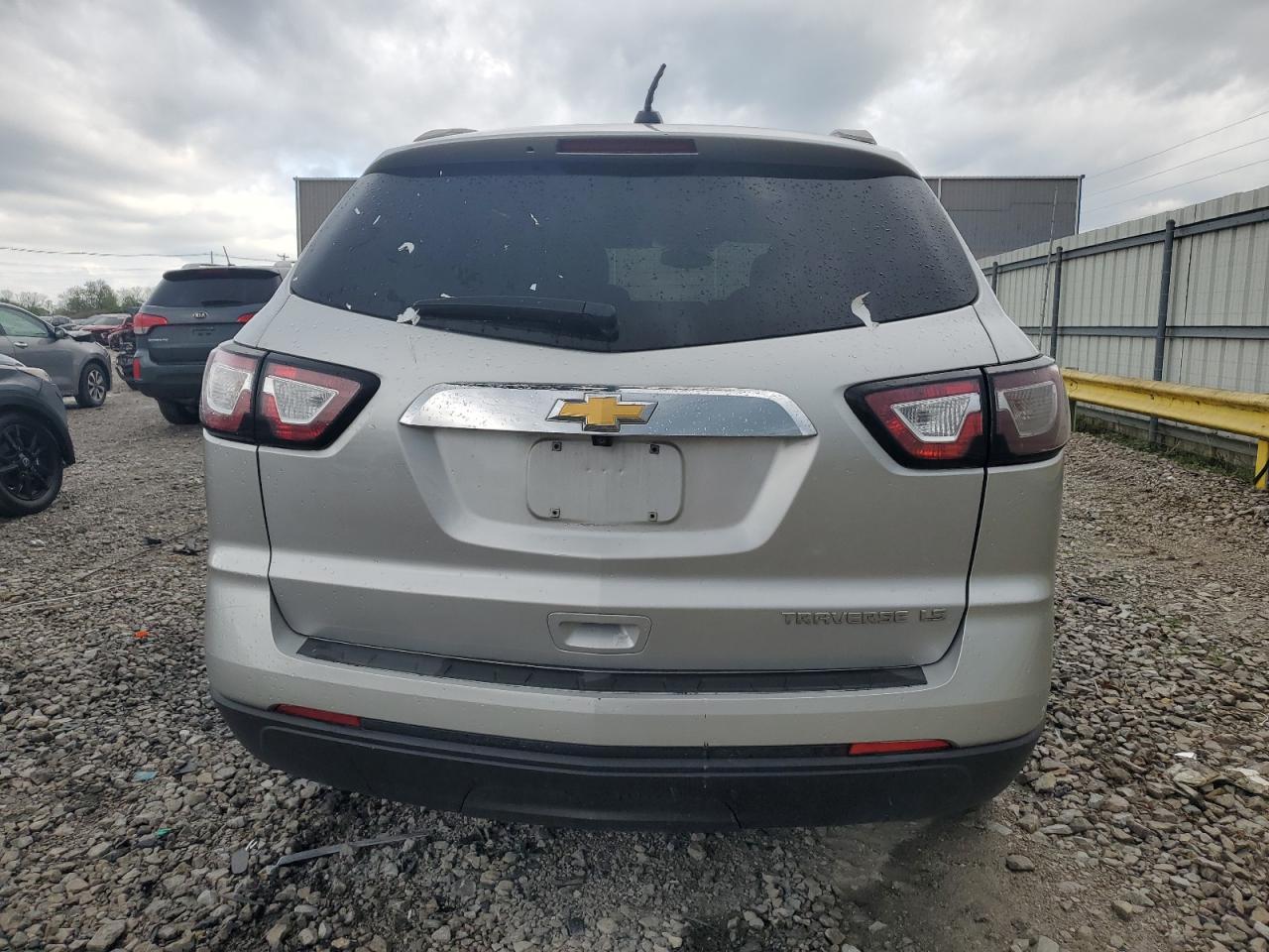 2016 Chevrolet Traverse Ls vin: 1GNKRFED2GJ244564