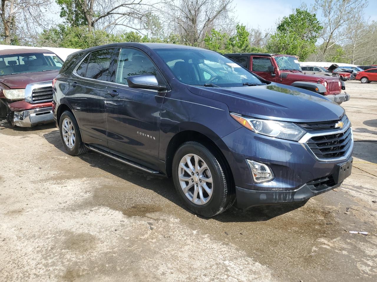 3GNAXJEV7JS599409 2018 Chevrolet Equinox Lt