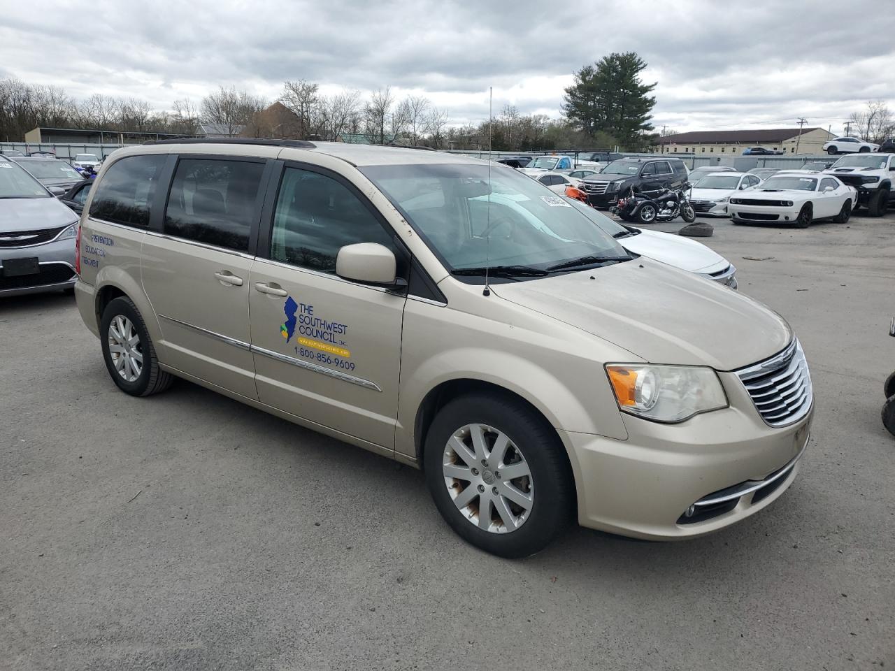 Lot #2519691225 2014 CHRYSLER TOWN & COU