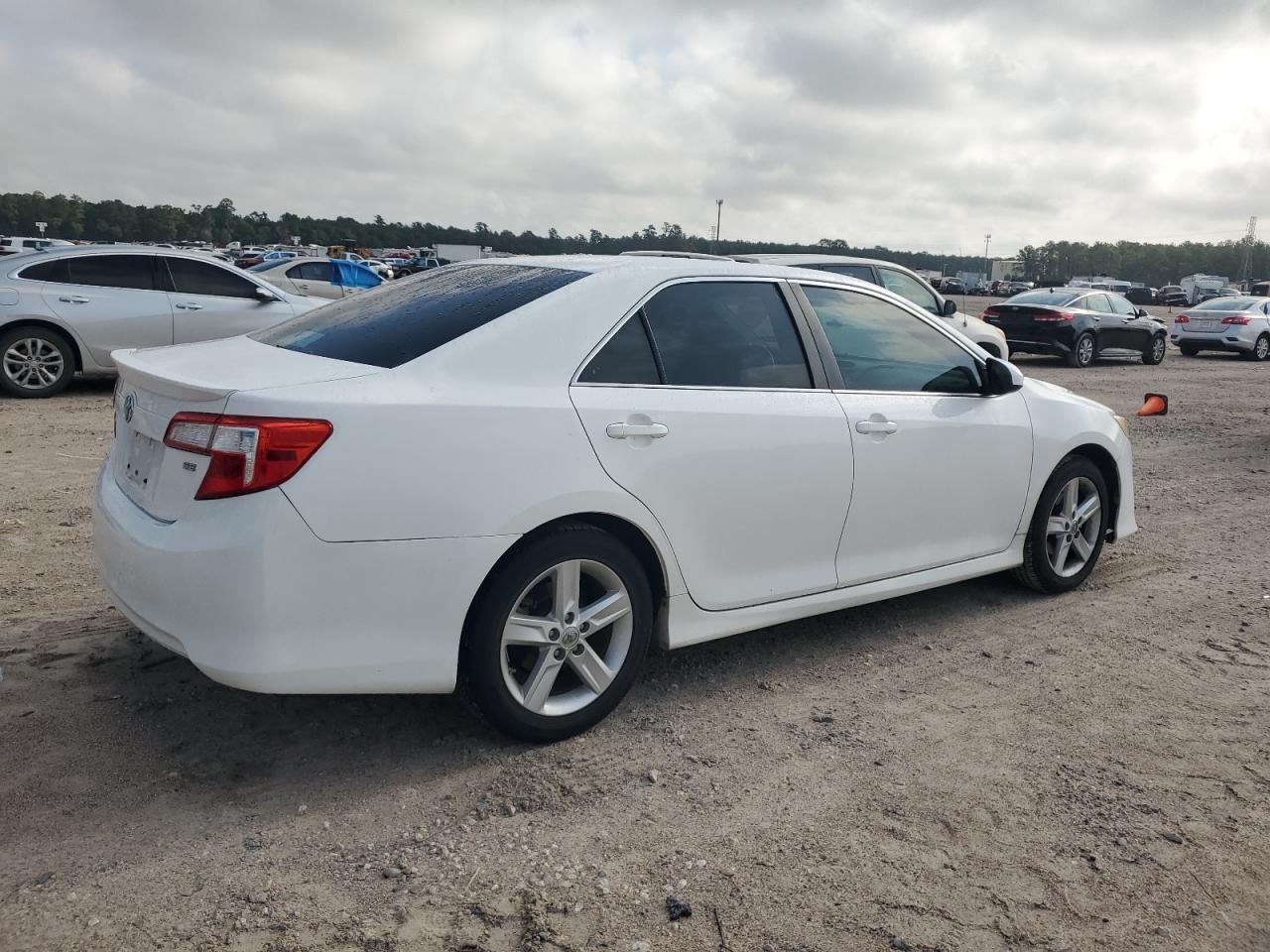 4T1BF1FK8EU320071 2014 Toyota Camry L