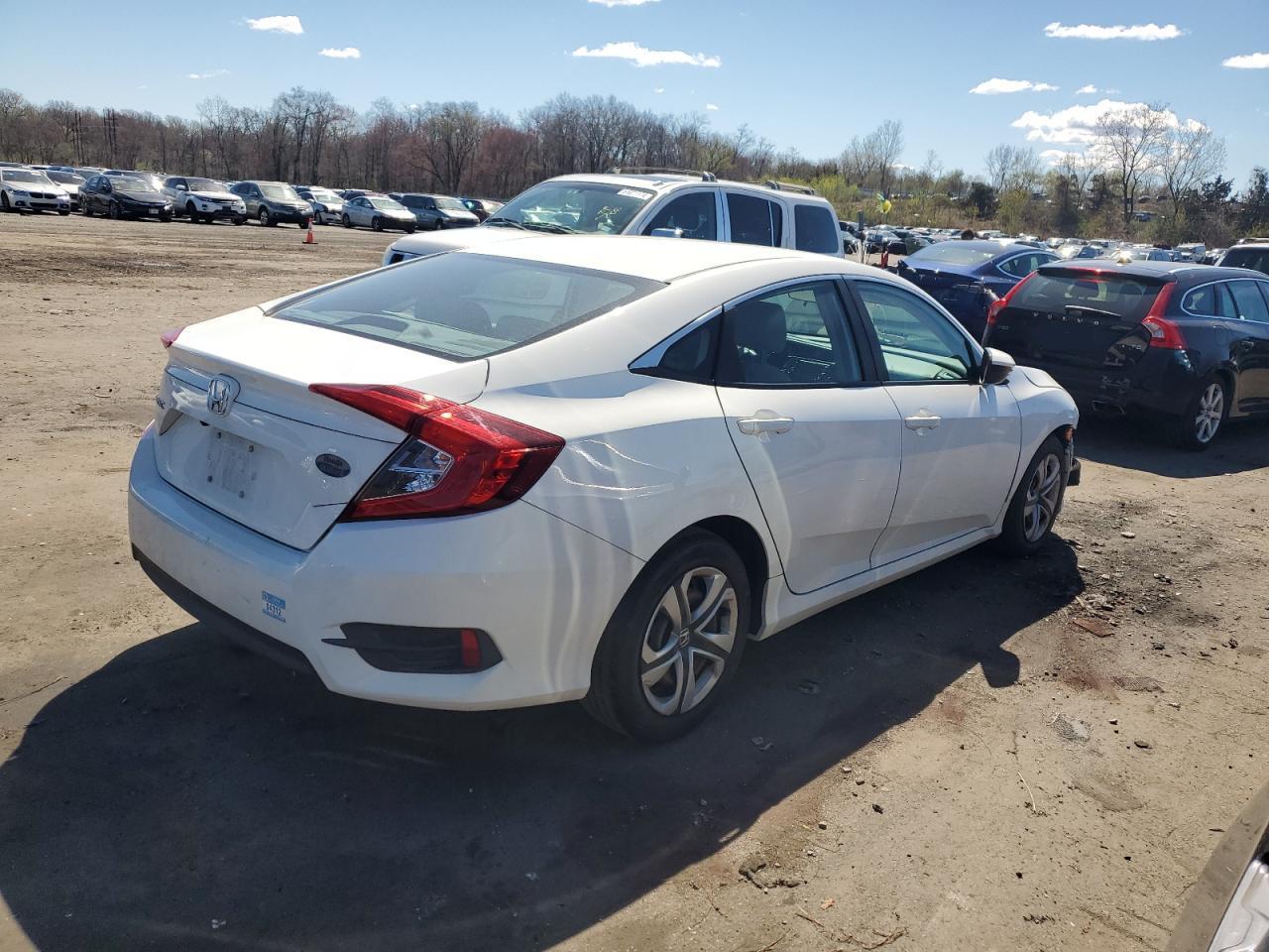 19XFC2F58HE215919 2017 Honda Civic Lx