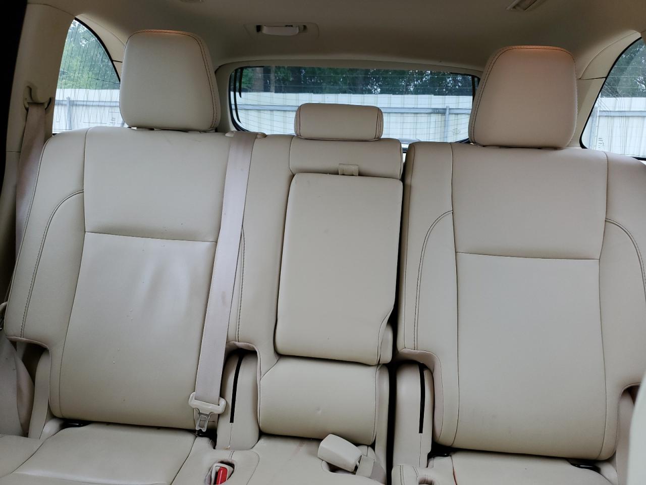 5TDKZRFHXJS270710 2018 Toyota Highlander Se