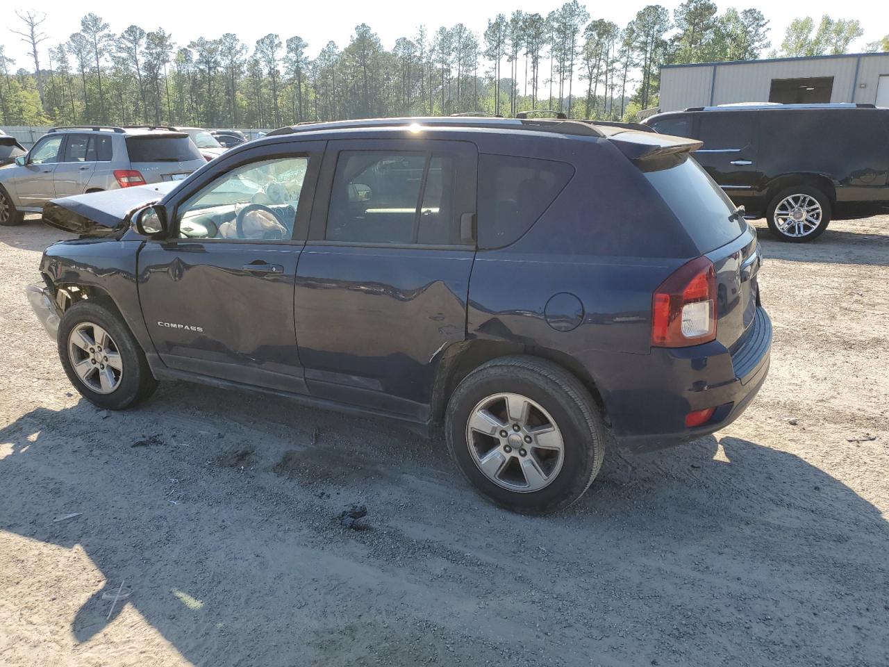 1C4NJCEA4FD437300 2015 Jeep Compass Latitude