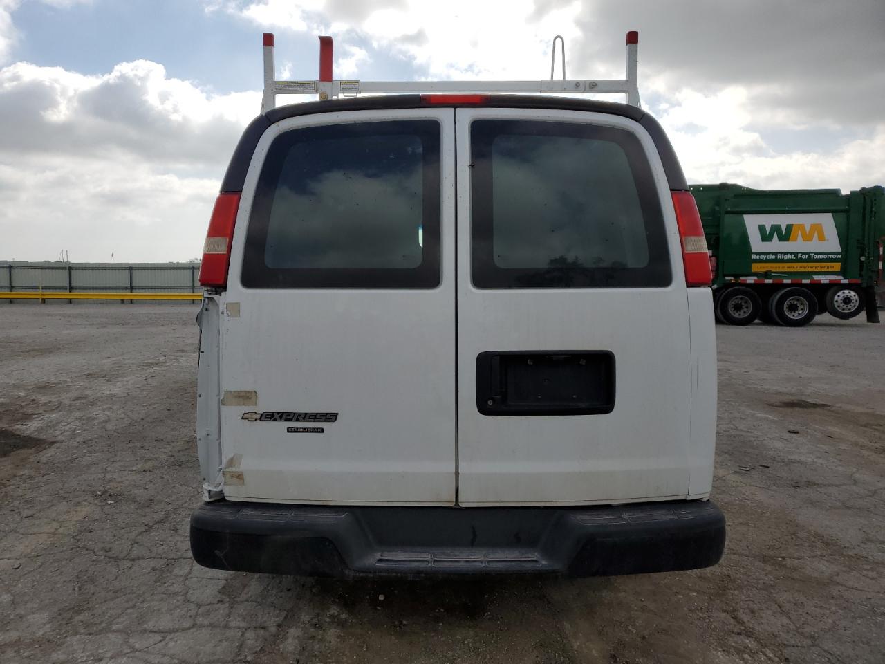 1GCSGAFXXC1114424 2012 Chevrolet Express G1500