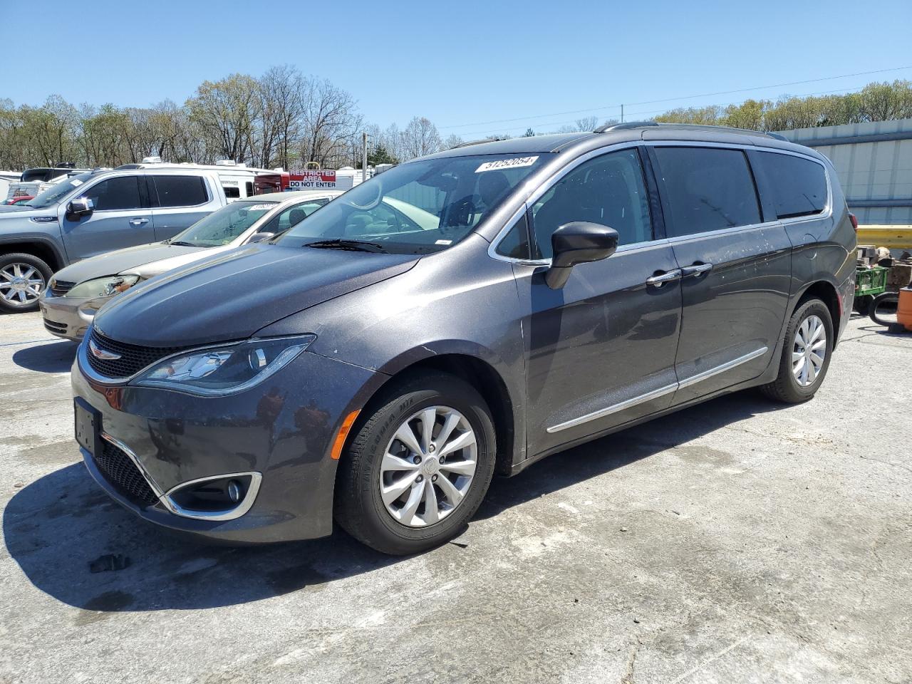 2C4RC1BG4HR583656 2017 Chrysler Pacifica Touring L