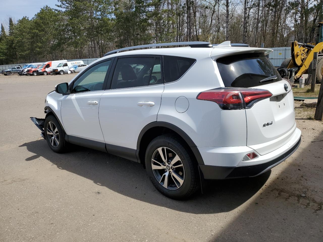 2T3RFREVXHW621946 2017 Toyota Rav4 Xle