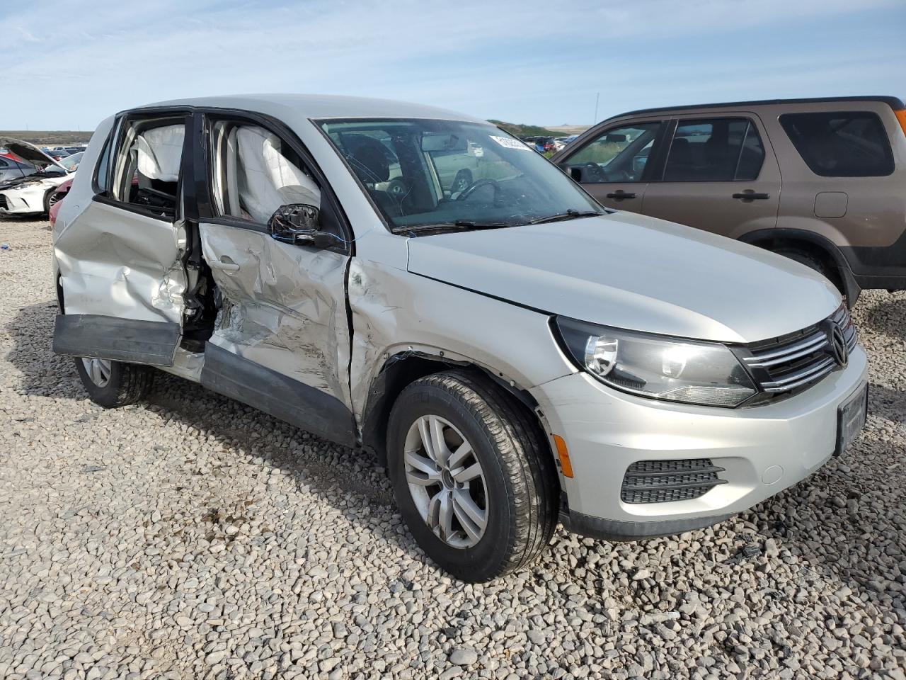 WVGBV3AX2DW064000 2013 Volkswagen Tiguan S